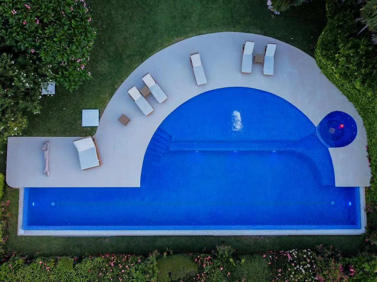 Exclusive Beachfront Luxury Villa, Private Gym, Personalized 5 Star-Service, Beach Direct Access Κανκούν