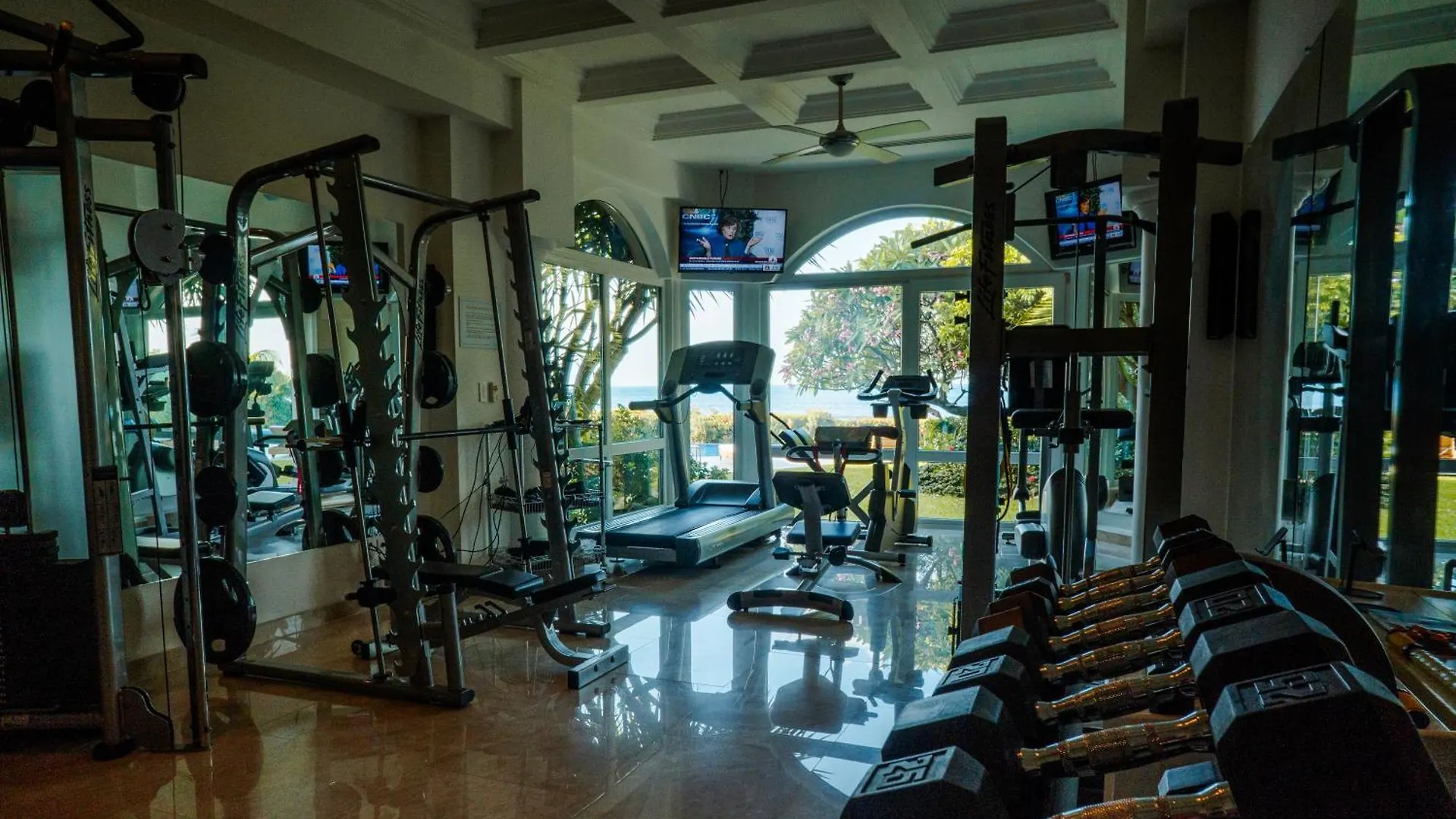 Exclusive Beachfront Luxury Villa, Private Gym, Personalized 5 Star-Service, Beach Direct Access Κανκούν Βίλα