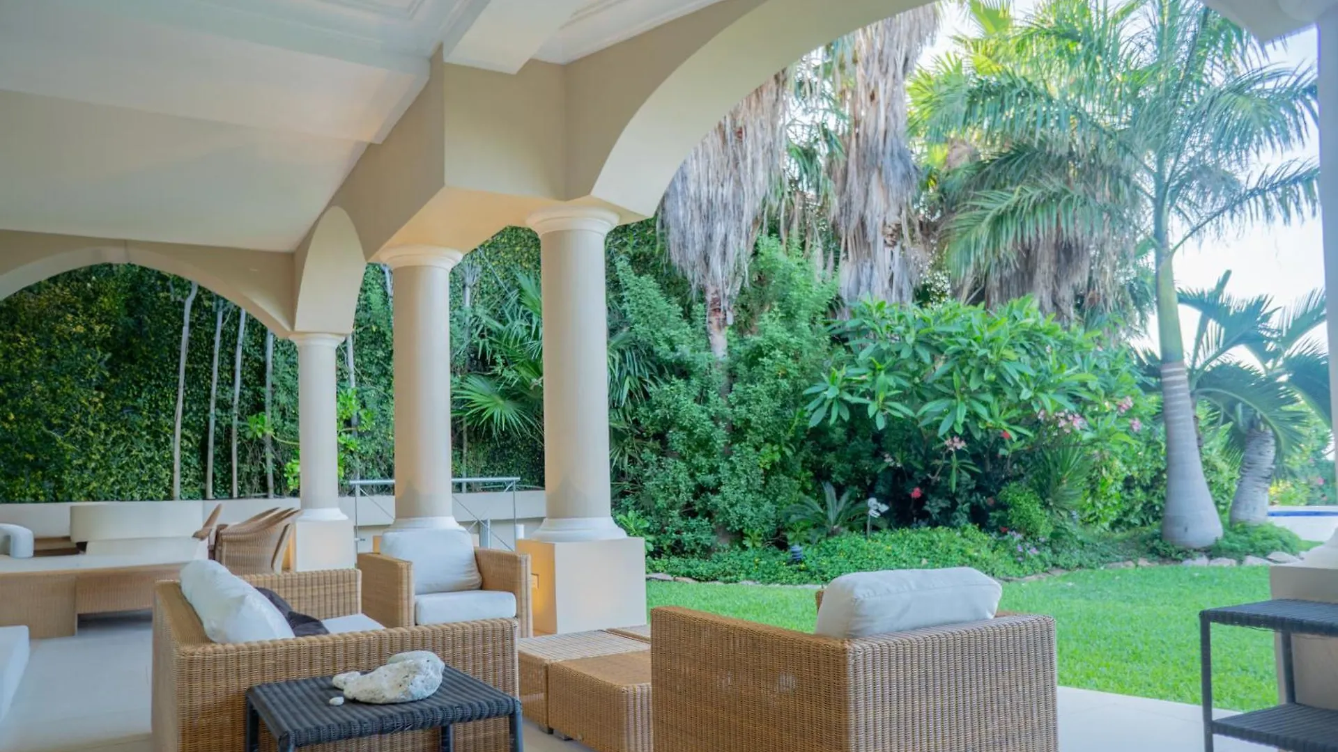 Exclusive Beachfront Luxury Villa, Private Gym, Personalized 5 Star-Service, Beach Direct Access カンクン