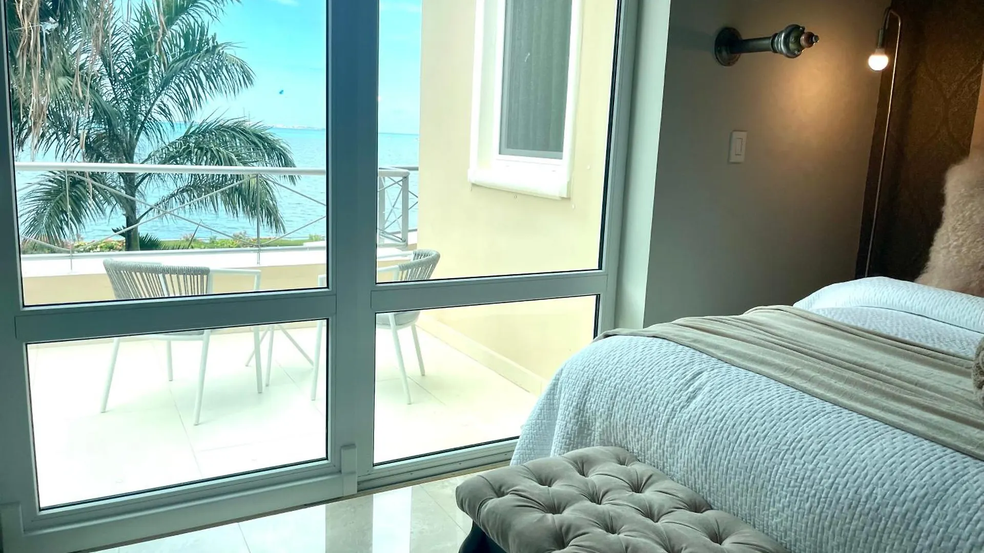 Exclusive Beachfront Luxury Villa, Private Gym, Personalized 5 Star-Service, Beach Direct Access Κανκούν Βίλα