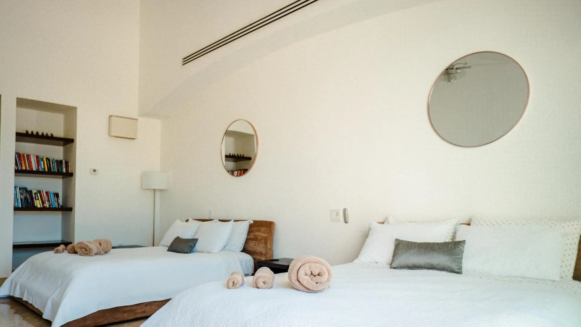 Exclusive Beachfront Luxury Villa, Private Gym, Personalized 5 Star-Service, Beach Direct Access Cancun Villa
