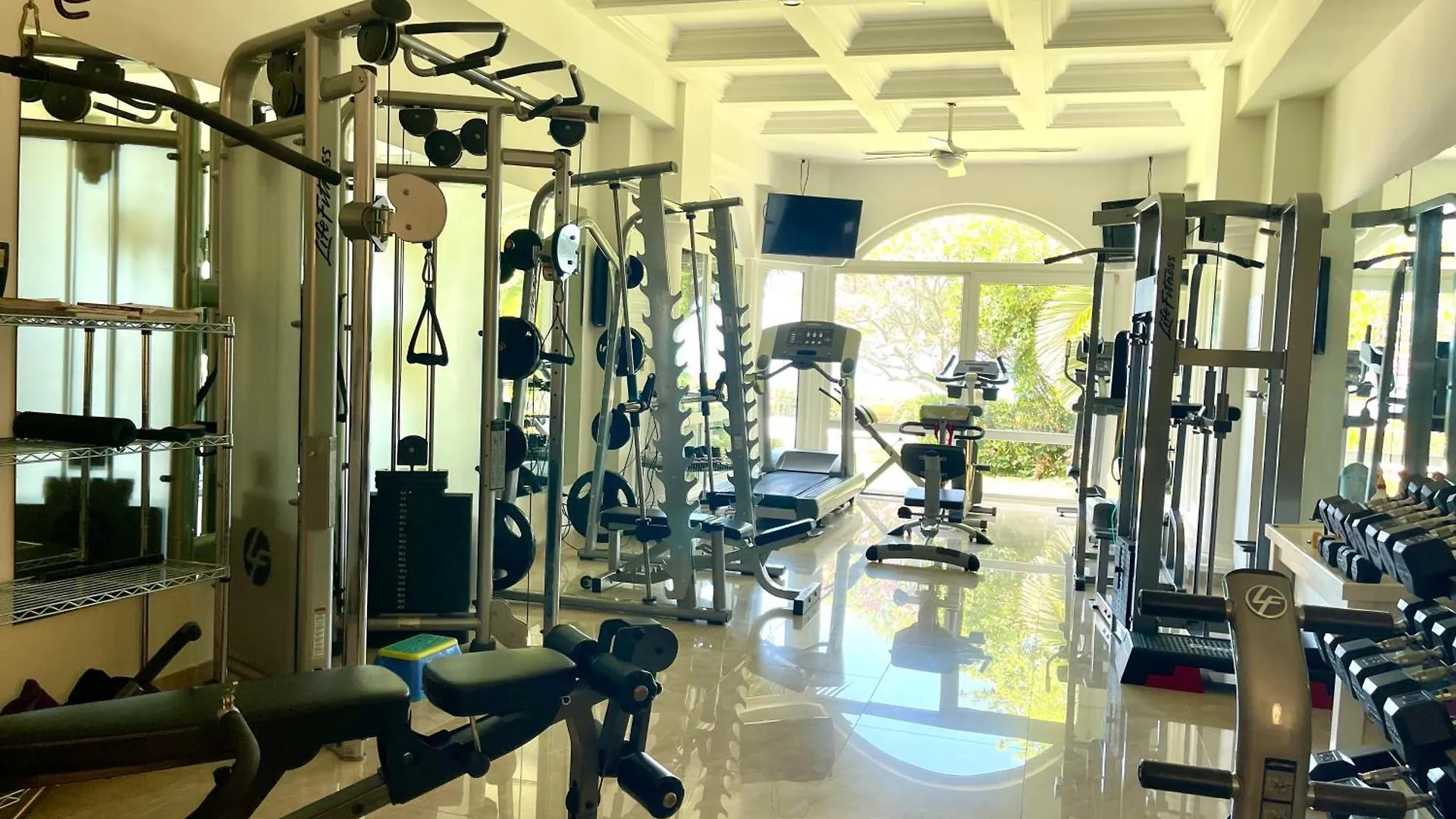 Exclusive Beachfront Luxury Villa, Private Gym, Personalized 5 Star-Service, Beach Direct Access Cancun 0*,  Meksika